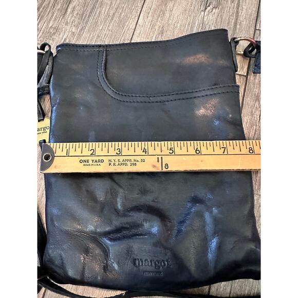 Margot New York Women's Black Genuine Leather Adjustable Straps Shoulder Bag - Picture 6 of 13